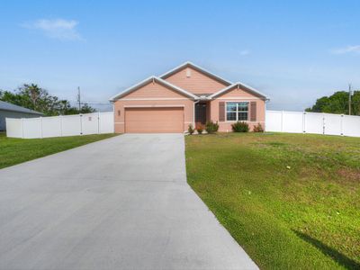 557 SW Columbus Drive