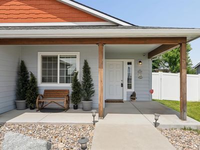 1609 E Marilyn Cir