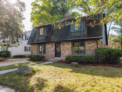 8233 West Euclid AVENUE