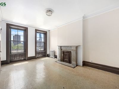 147 W 105th St APT 4W