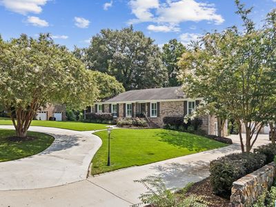1417 Round Hill Rd