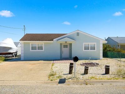 216 Montclair Road S