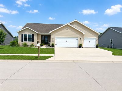 Property at 660 Emerald Ave, Mount Zion, IL
