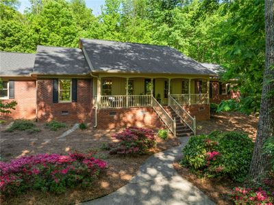 40 Bald Rock Dr