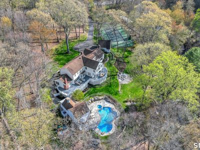 1541 Oenoke Ridge