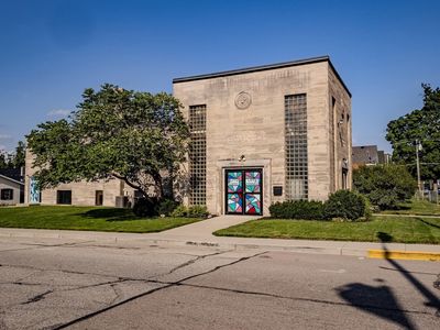 202 N Center St