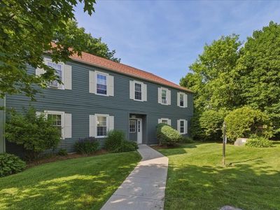 37 Twin Oaks Terrace