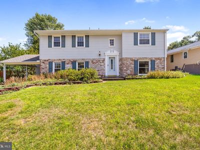 9803 Greenview Ln