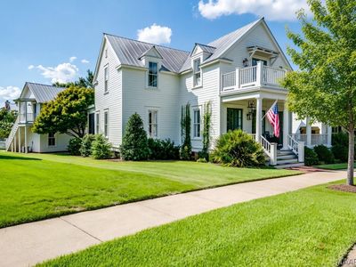 7 Chapel Hill St
