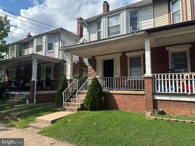 1009 Queen St