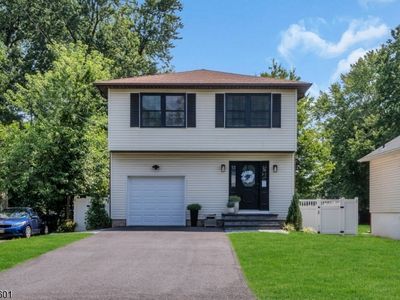 69 Leghorn Ave