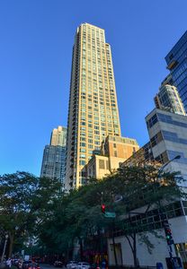 25 E Superior St APT 3701