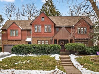 49 Kenwood Ave