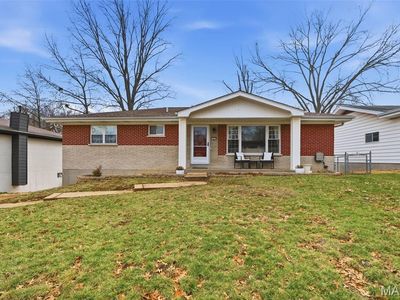 1030 Camelot Gardens Dr