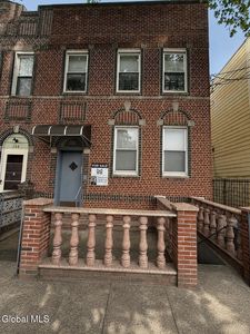 186 Bay 35th Street
