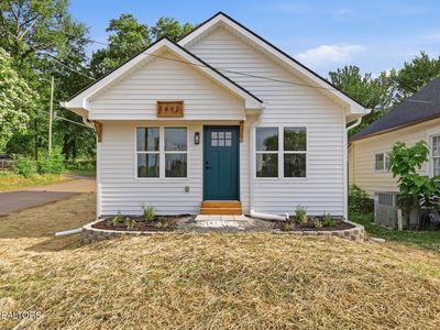 1443 Beaumont Ave