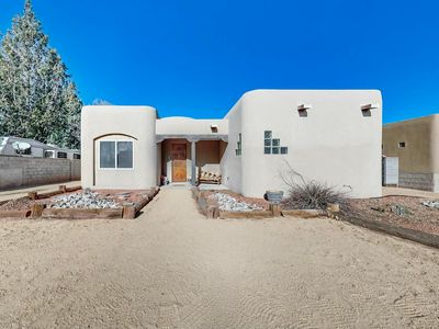 233 Shangri La Ct NW