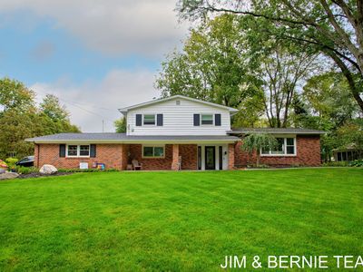 500 Greenbrier Dr SE