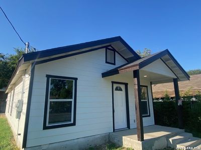1502 Menchaca