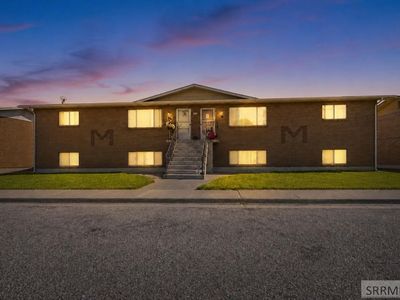 1975 Storer St