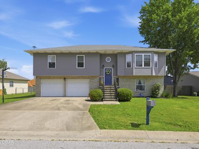 1225 Douglas Ct
