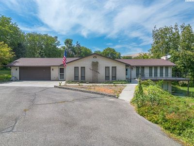 1265 Gage Blvd