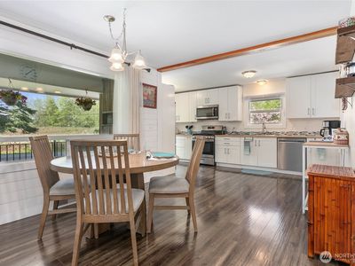 997 W Larson Road