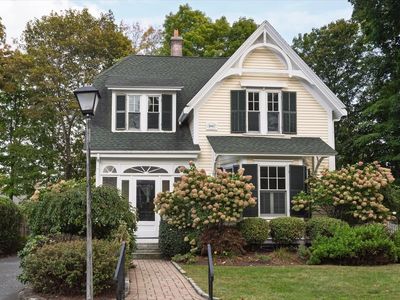 16 Abbott St