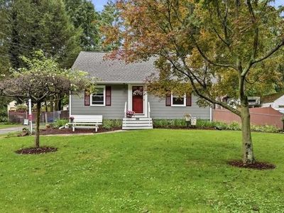 386 Parker St