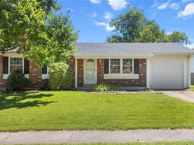 Property at 2500 Wesglen Estates Dr, Maryland Heights, MO