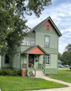 1202 Main St