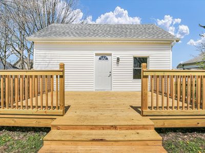 305 E Main St