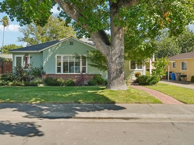 1511 Christopher Way