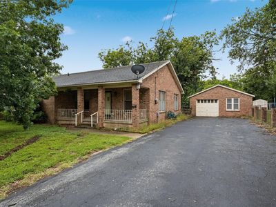 Property at 903 S Harrison St, Mc Gregor, TX
