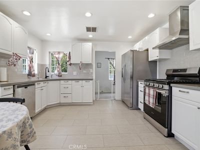 16775 Sierra Hwy