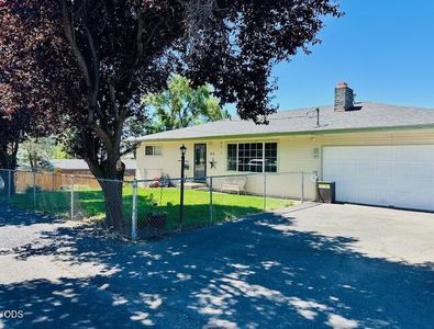 1814 Carlson Dr