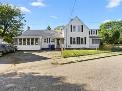 6 Shore Rd
