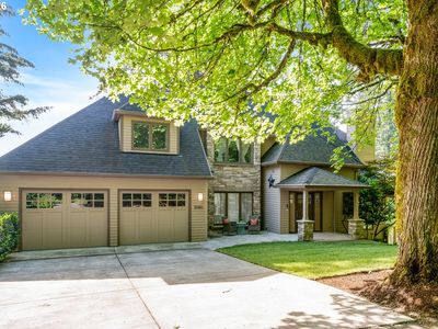 3046 SW Fairmount Blvd