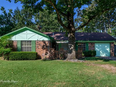 8904 Melody Ln