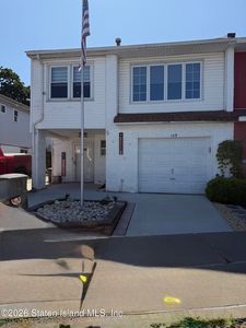 109 Dogwood Dr