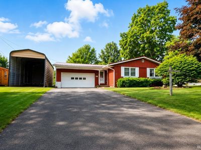 1261 Daniel St