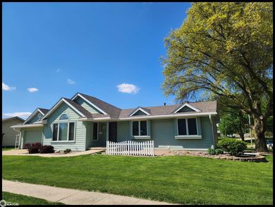Property at 910 Linda Dr, Atlantic, IA