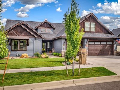 967 E Hurricane Dr