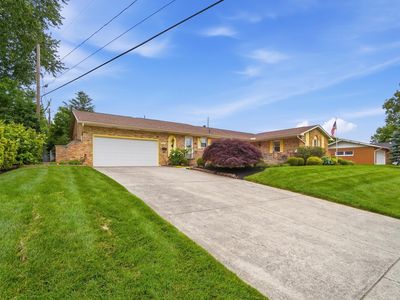 2323 Lilac Dr