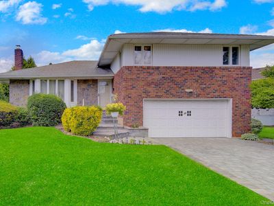 38 Center Drive