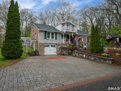 392 Hillside Avenue
