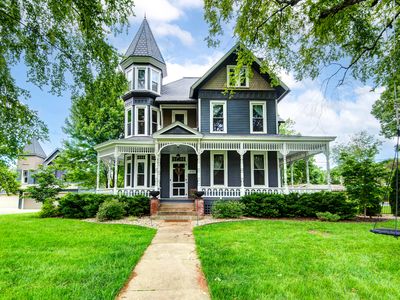 1435 E Walnut Street