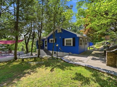 8 Stony Trail