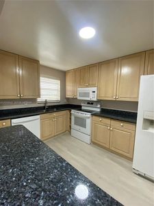 605 S State Road 7 APT 3F