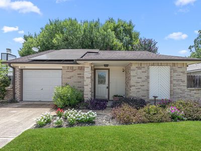 10719 Lakewood Oaks Dr
